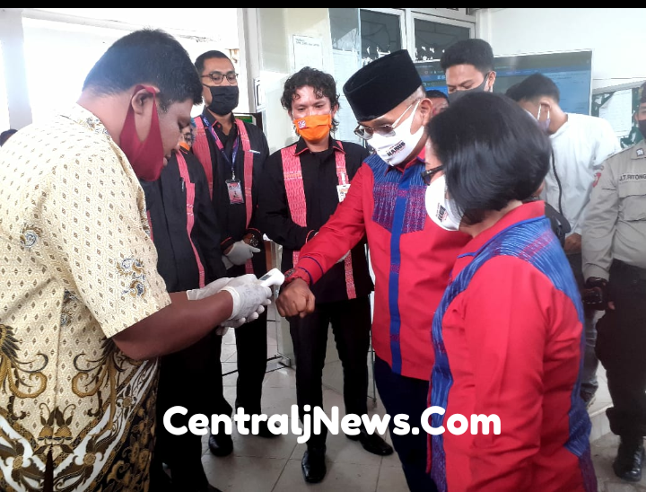 Balon Bupati Dan Wakil Bupati Kabupaten Simalungun DR. H. Anton Achmad Saragih - Ir. Rospita Sitorus Resmi Mendaftar
