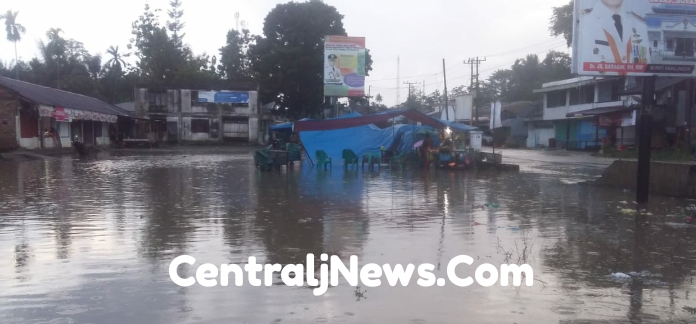 Diguyur Hujan SDN 091444 Dan Pasar Tradisional Tiga Dolok Tergenang Banjir