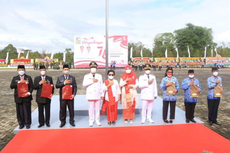 Bupati Pimpin Upacara Peringatan Ke-76 Hari Proklamasi Kemerdekaan Republik Indonesia Tahun 2021 Kabupaten Simalungun
