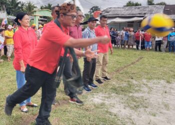 Turnamen Bola Voli Resmi Dibuka Hermanto Sipayung Memperebutkan Piala Junimart Girsang-Hermanto Sipayung (JG-HS) Tahun 2023